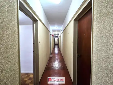 Depar, Monoamb. Sarmiento 2200. 6 Piso. Balvanera.