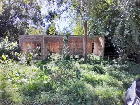 VENTA DE 2 TERRENOS CON CONSTRUCCION EN GRAL. RODRIGUEZ - Estrada y Gabriela Mistral. BAJO DE PRECIO