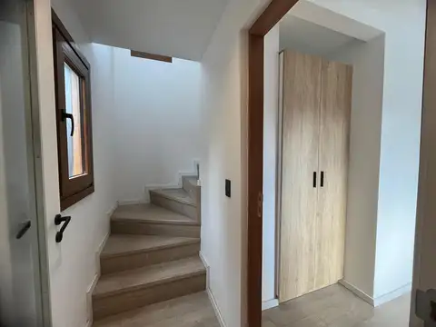 Casa en Alquiler con 1 cochera