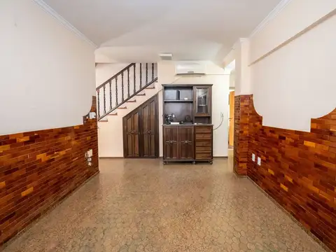 Casa de Categoría a 5 cuadras de BV Pellegrini.