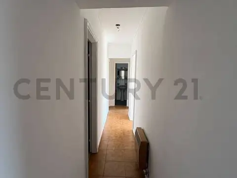 Venta de departamento cinco ambientes, frente al mar, Miramar.