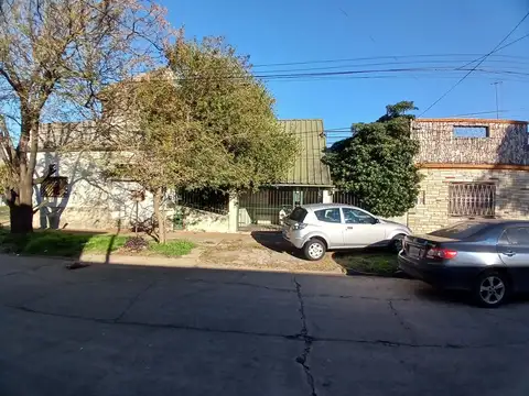 Casa - Venta - Argentina, Tres de Febrero - Frugone 4285