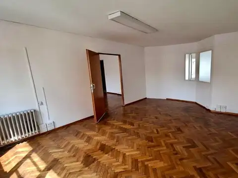 Alquiler oficinas con cochera en el centro