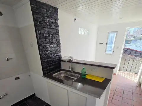 Depto Tipo Casa en Alquiler en Lomas de Zamora, $ 420.000