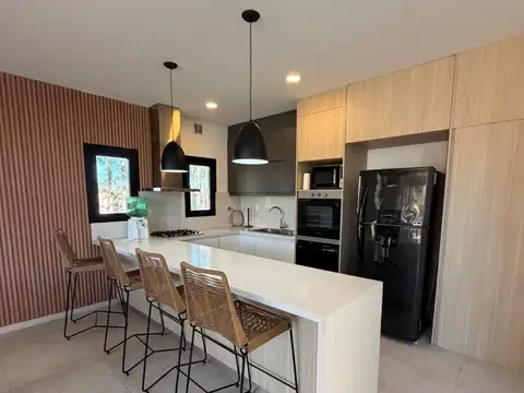 Casa en Alquiler de 3 dormitorios