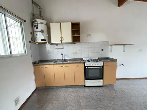 Departamento en  venta de 2 ambientes con patio - Wilde