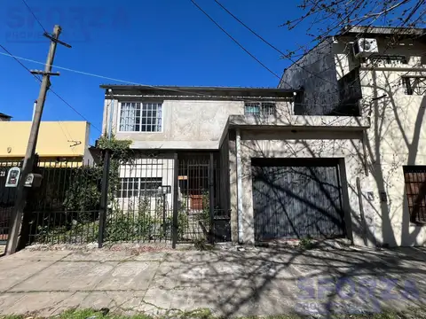 Venta de Casa seis ambientes en Muñiz