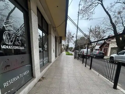 Hermoso Local s/ Av. San Martin al 3700