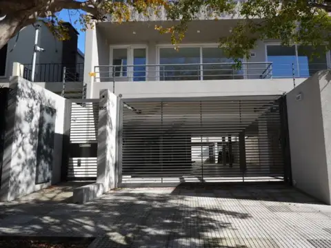 EXCELENTE DEPARTAMENTO 3 AMBIENTES EN CASTELAR