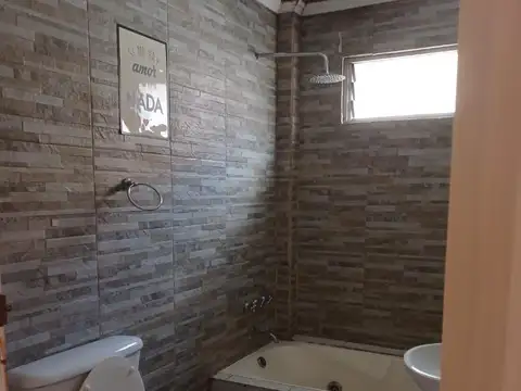 Casa 3 ambientes con 1 baño