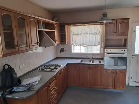 Depto Tipo Casa 7 ambientes con 1 baño