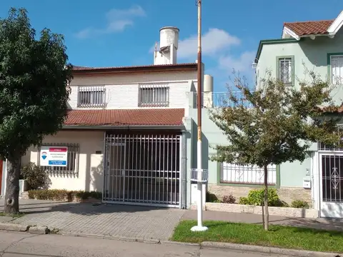VENTA DE CASA 4 AMBIENTES RAMOS MEJIA