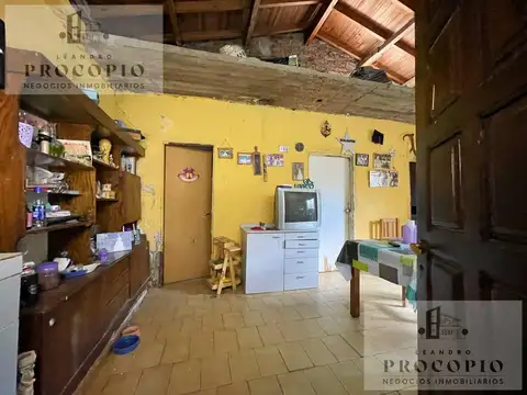 Casa 4 ambientes con 1 baño