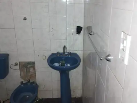 "casa- departamento y galpón Bialet Centro"