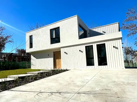 VENTA CASA 3  MASTER SUITE-AZZURRA TORTUGUITAS