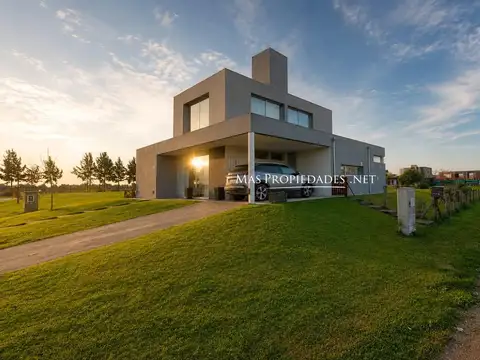 Venta Casa en Cruz del Sur 3 Dormitorios Canning