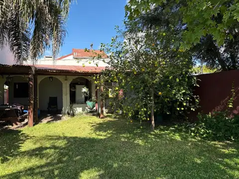VENTA AMPLIA CASA 2 PLANTAS- CENTRO DE ESPERANZA