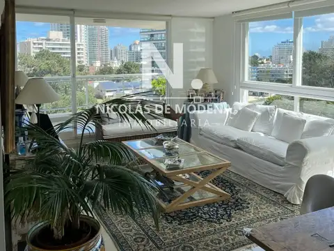 Apartamento en venta de 2 dormitorios en Punta Del Este
