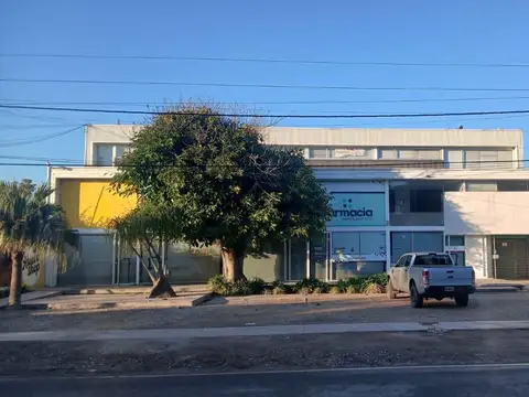 Local en Alquiler en City Bell, $ 850.000