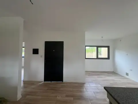 Casa 3 ambientes con 2 baños