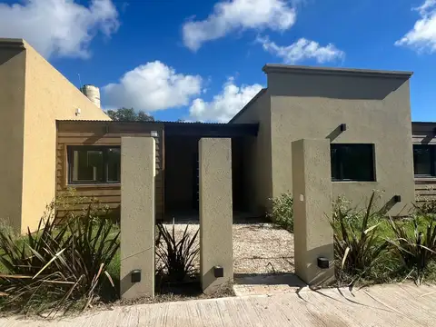 CASA MODERNA CON DOS HABITACIONES EN VENTA, GENERAL LAS HERAS