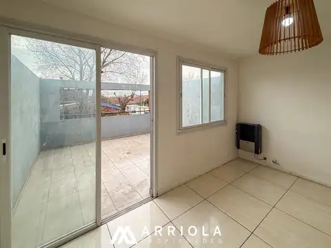 Depto Tipo Casa 2 ambientes con 1 baño