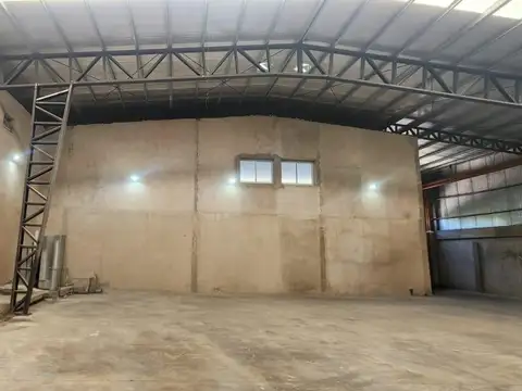 Galpón Comercial 1117 m² a estrenar c/ Local, Oficinas, Baños y Vestuarios - Moron