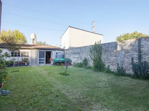 VENTA 4 AMB EN BURZACO CON JARDIN Y POTENCIAL