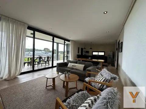 Casa en venta - 3 Dormitorios 3 Baños - Pinamar