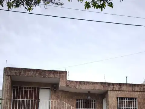 CASA 4 DORM  3 PATIOS