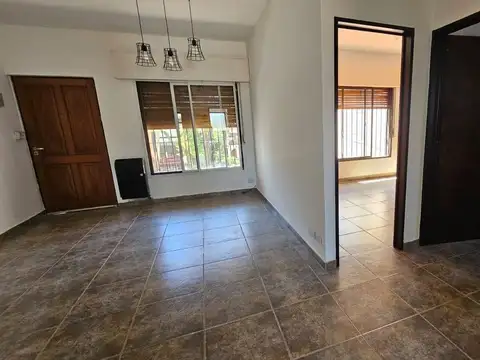 Depto Tipo Casa 4 ambientes con 1 baño