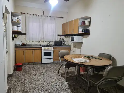 GRAN OPORTUNIDAD  PH DE 94M2 EN DEVOTO - 3 AMB - GRAN PATIO TECHADO - 1ER PISO X ESCALERA - APTO CREDITO