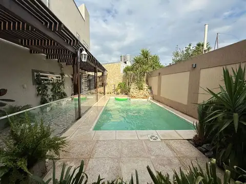 Casa moderna, funcional y en excelente estado