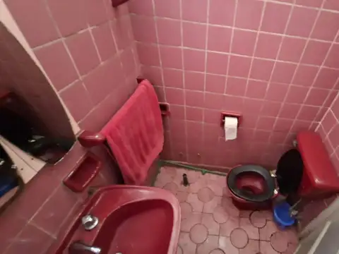 Casa 5 ambientes con 1 baño