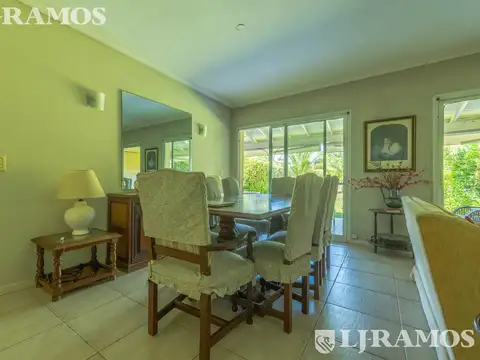 Departamento 4 ambientes con 2 baños