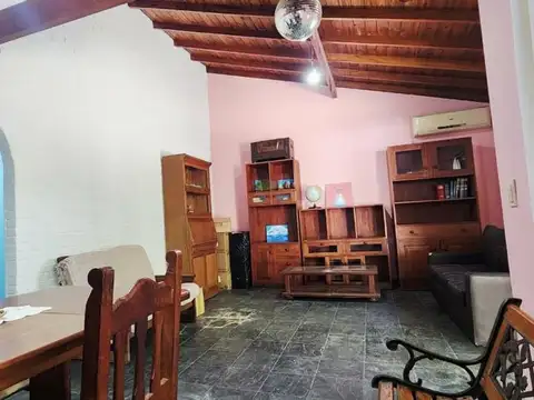 CASA 4 AMBIENTES DON TORCUATO CON PILETA