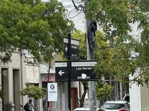 Las Heras Esquina Rivadavia