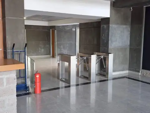 Oficina 3 ambientes con 2 baños