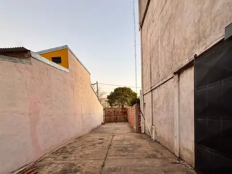 Avenida de Los Primeros Concejales 300