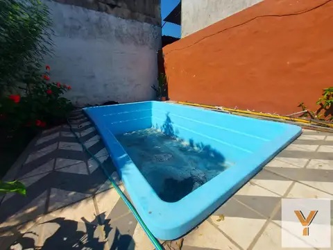 Casa en venta - 3 Dormitorios 1 Baño - 223Mts2 - Gerlí