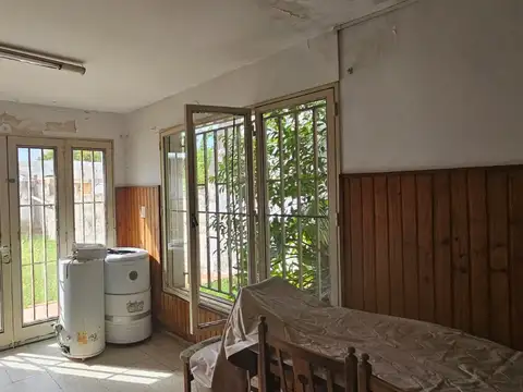 Hipólito Yrigoyen 100