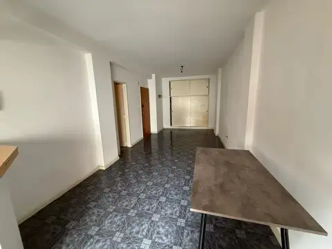 Acevedo 100, Piso 1