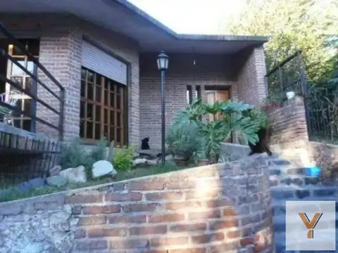 Casa en venta - 4 Dormitorios 2 Baños - Río Ceballos