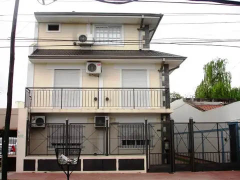 Alquiler Amplio Monoambiente Sobre Laprida 1053, Lomas de Zamora