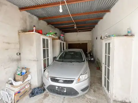 Venta casa dos dorm y cochera - zona Hipodromo