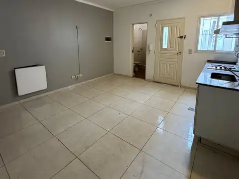 Depto Tipo Casa en Venta en Banfield, USD 57.900