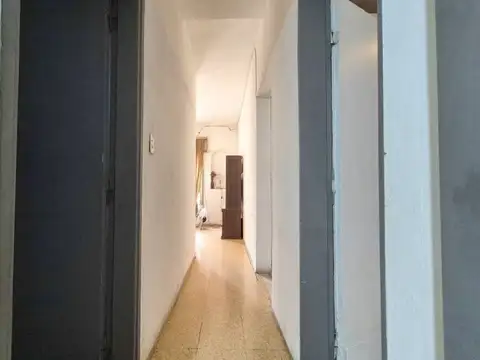 Casa 5 ambientes con 1 baño