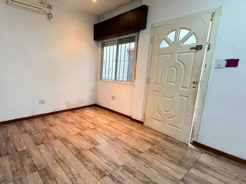 PH TIPO CASA EN ALQUILER 4 AMB CON PATIO Y QUINCHO