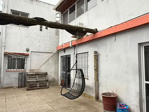 Depto Tipo Casa en Alquiler de 4 ambientes