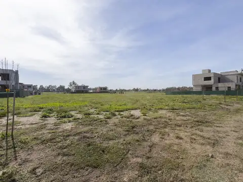 VENTA - LOTE EN BARRIO - CANNING CHICO